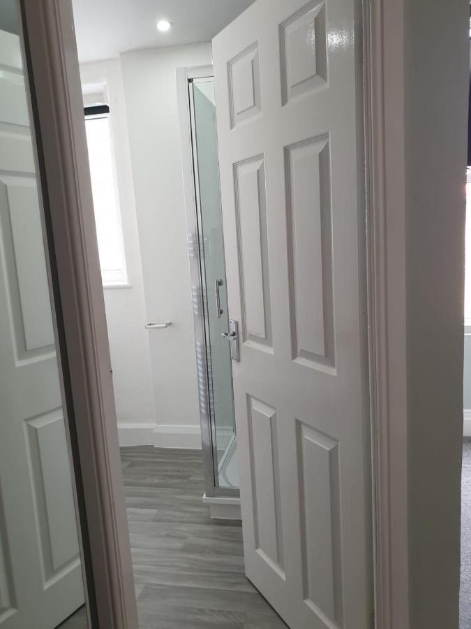 No 27 Chapel Street Guest House 랜디드노 외부 사진